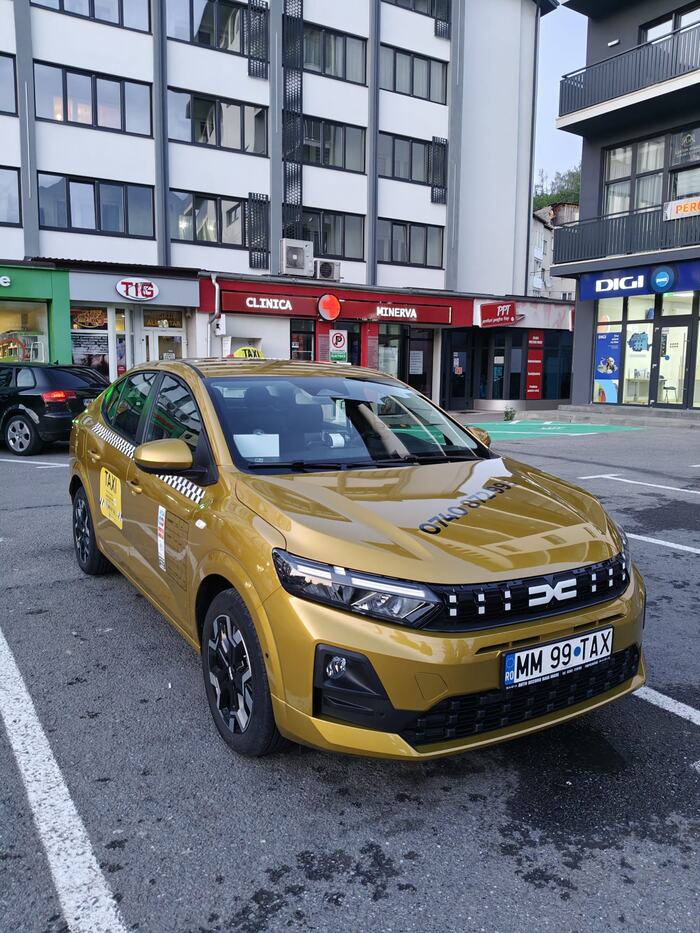 Cristi Taxi, front view of the car, taxi in Borșa, Maramureș